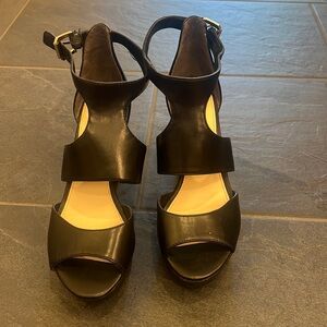 BAR lll size 7 women’s black wedge sandals
